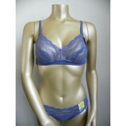 Nieuw setje van Btemptd, bralette maat S en string maat S