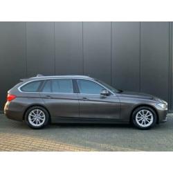 Bmw 3-SERIE 320d Touring Aut. 2e eig. Xenon P.dak Leder E.kl