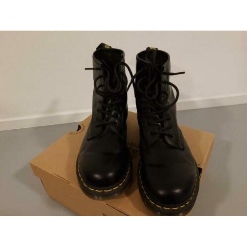 Dr Martens, maat 42, smooth black 1460