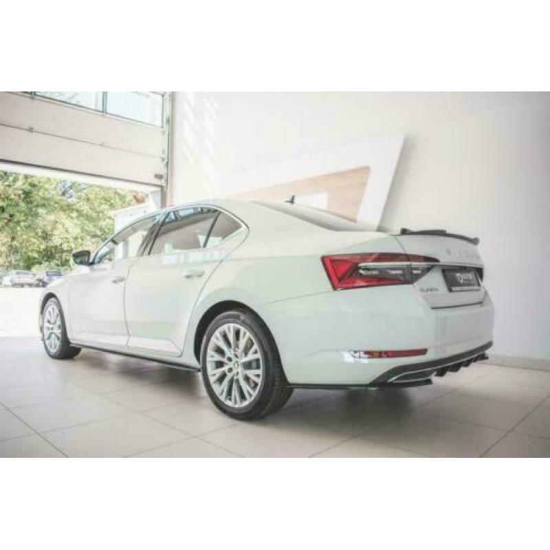 Voorlip achterlip diffuser spoiler skirt - Skoda Superb 19-