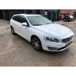 VOLVO V60 2.4D6 208KW Plug-in 4WD PLUG-IN HYBRID SUMMUM AWD