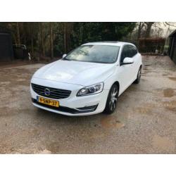 VOLVO V60 2.4D6 208KW Plug-in 4WD PLUG-IN HYBRID SUMMUM AWD