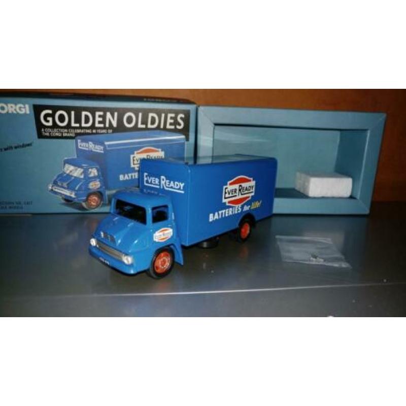 CORGI - Golden Oldies 30302 Thames Trader - Ever Ready