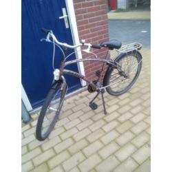 Gazelle jongens fiets 26 inch met terug trap rem en 3 vers.