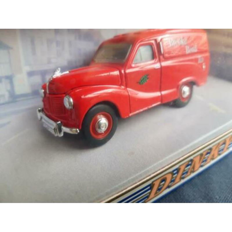 Dinky Collection Austn A40 Van rood Brooke Bond Tea – DY15