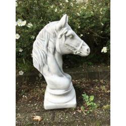 Sculptuur paardenhoofd,vol steen-tuin deco-Accessoires