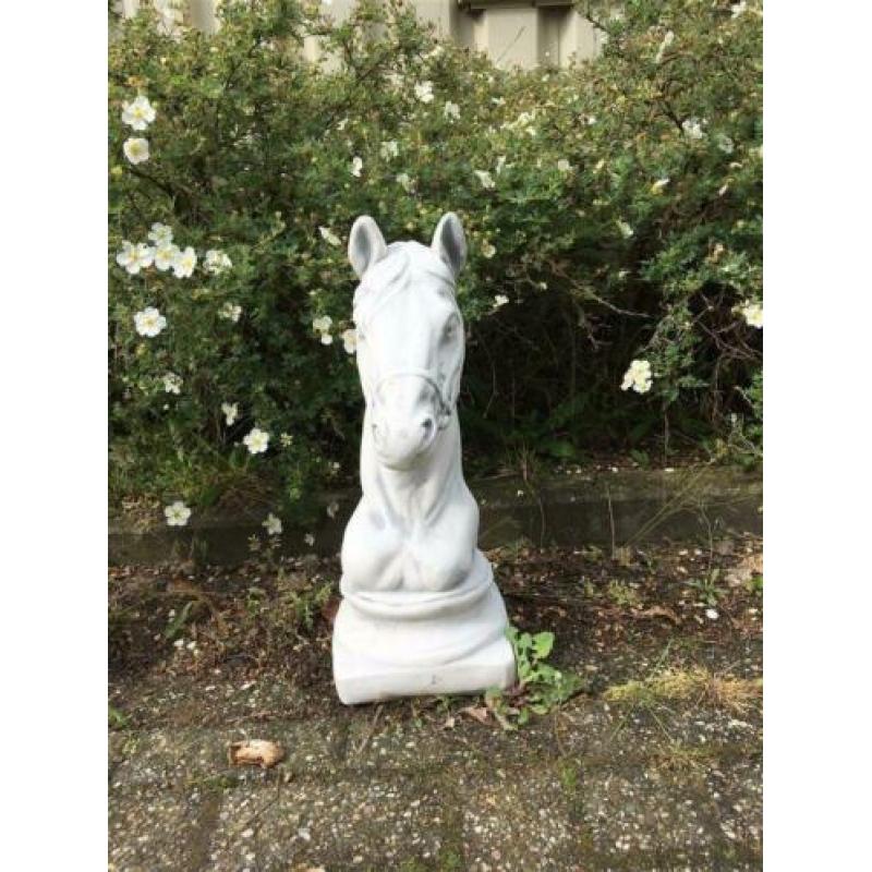 Sculptuur paardenhoofd,vol steen-tuin deco-Accessoires