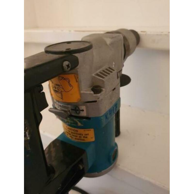 Makita HR2510 boorhamer