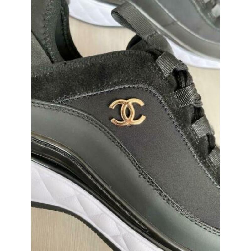 Te koop aangeboden: nieuwe Chanel sneakers maar 39,5-40