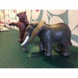 Schleich vintage olifant en beer en hekken