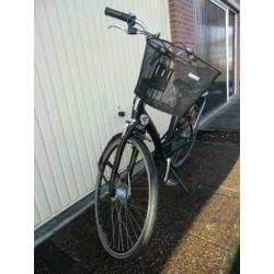 BATAVUS "Mambo" met framemaat 53 cm en 8 versnellingen