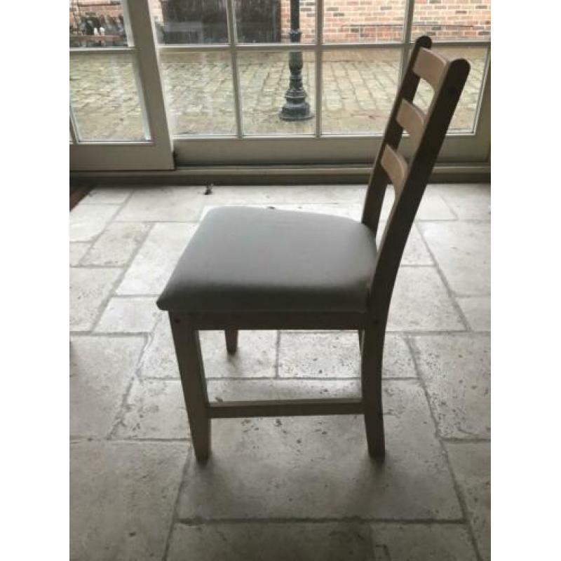 Eet tafel of keuken tafeltje met stoelen