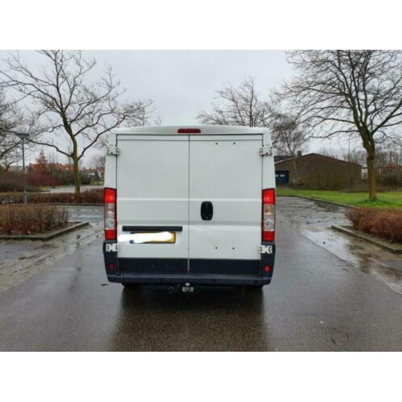 Peugeot Boxer 2.2 hdi met luchtvering achter.