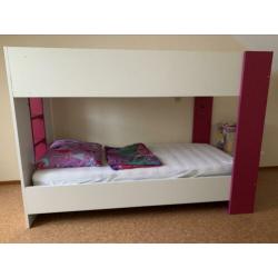 Stevige wit/roze stapelbed