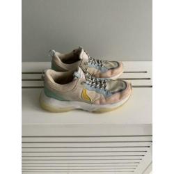 Zara sneakers mt 36