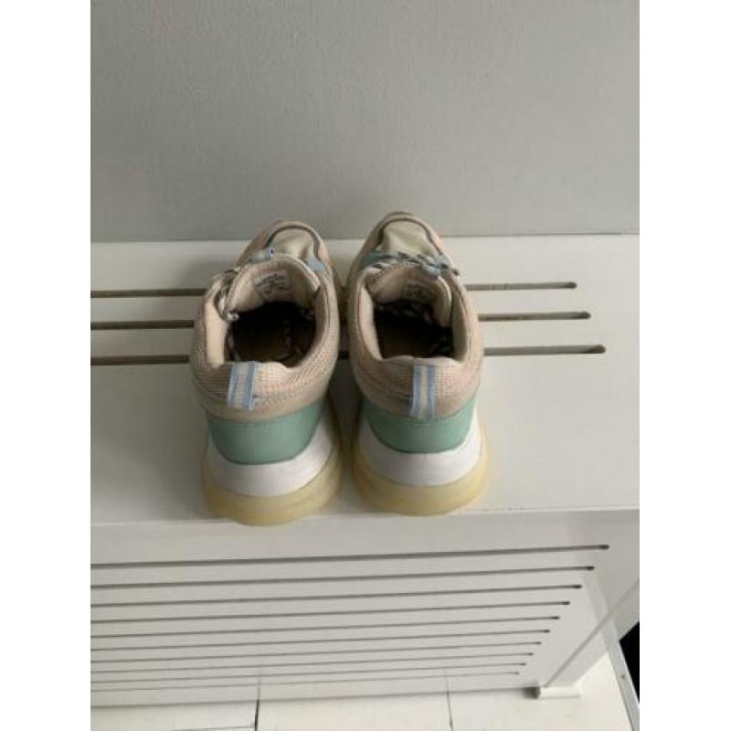 Zara sneakers mt 36