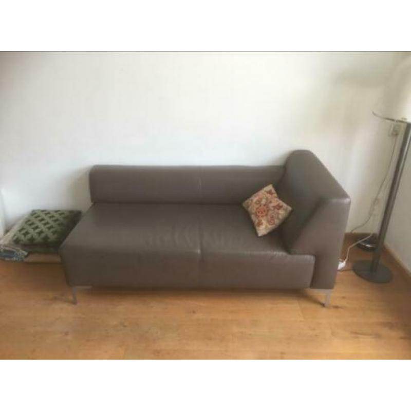 Bruin leder Chaise longue. Montel