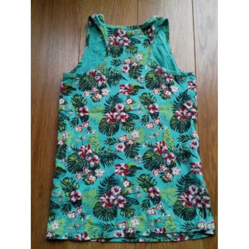 AI Girl groen zomerhemdje bloemen. 146-152