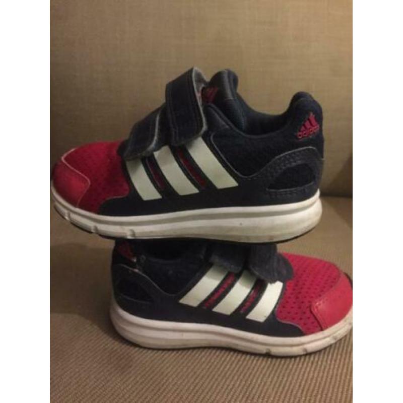 Adidas kinder schoenen - 24