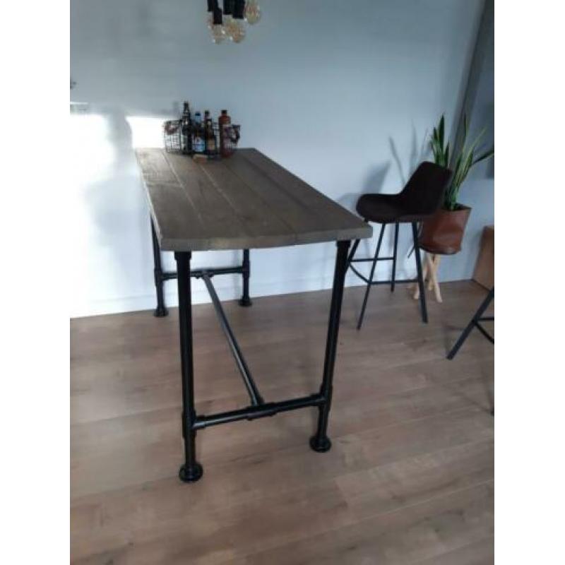 Zittafel/bartafel en salontafel industriële stijl