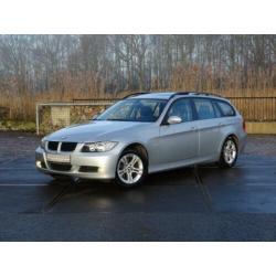 BMW 3-serie Touring 320i | NAVI | STOELVERW | PANODAK!