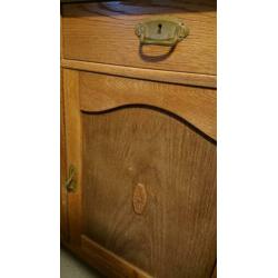 Antieke kast met 2 lades (commode)