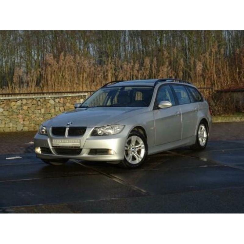 BMW 3-serie Touring 320i | NAVI | STOELVERW | PANODAK!