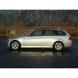 BMW 3-serie Touring 320i | NAVI | STOELVERW | PANODAK!