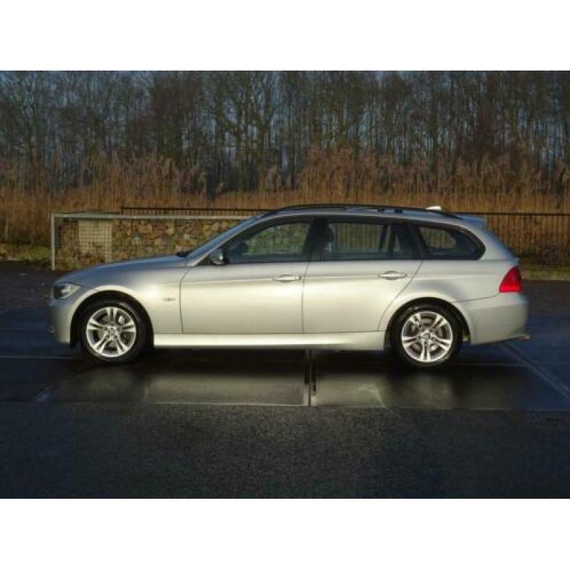 BMW 3-serie Touring 320i | NAVI | STOELVERW | PANODAK!