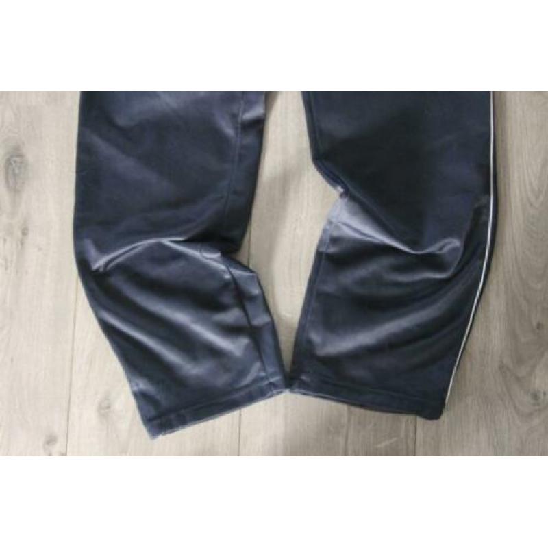 Jongen sport broek, maat 134-140 (CE)