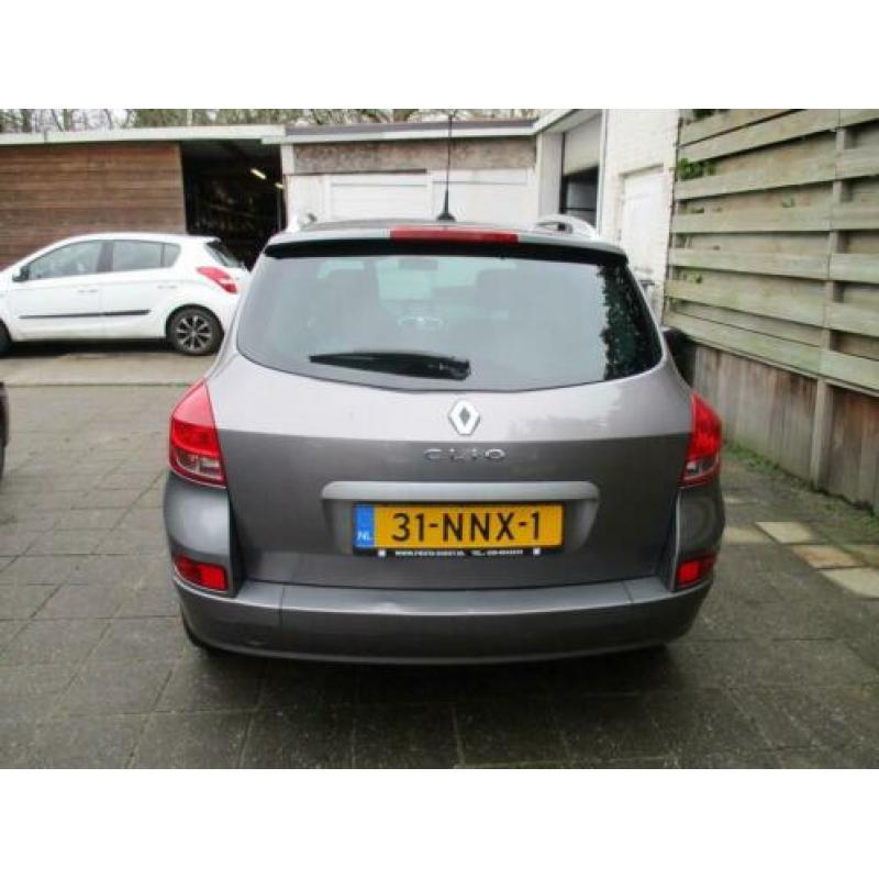 Renault Clio Estate 1.2 TCE Collection met Naviagatie