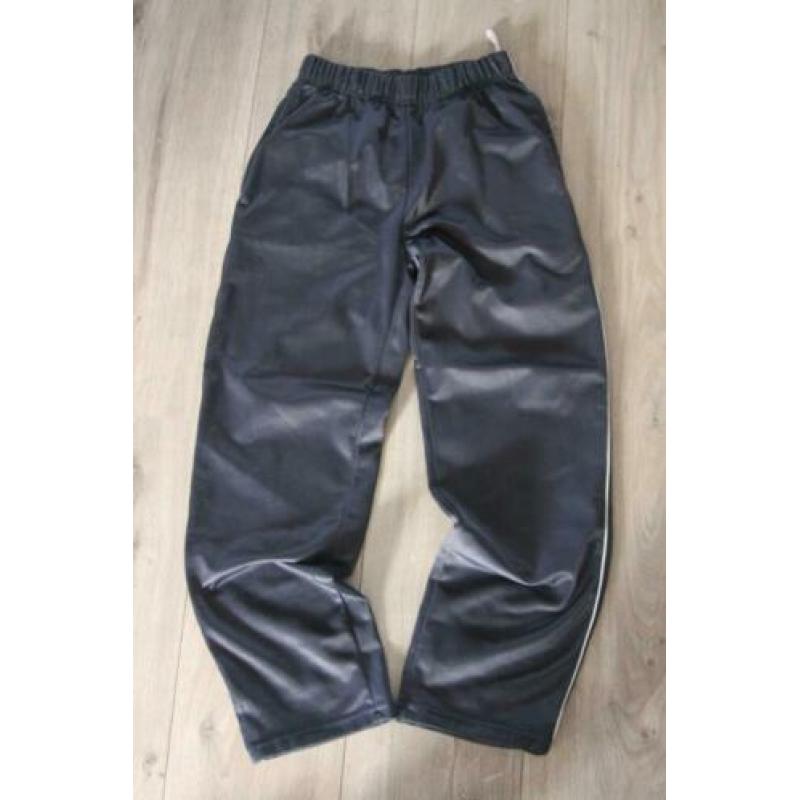 Jongen sport broek, maat 134-140 (CE)