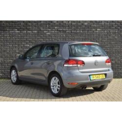 Volkswagen Golf Airco/ Parkeersensoren/ Stoelverwarming/ Ele