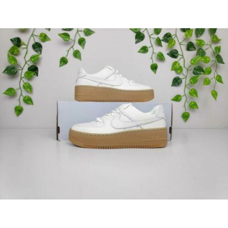 Maat 36.5 (Nieuw in doos) Nike Air Force 1 Sage Low PRM