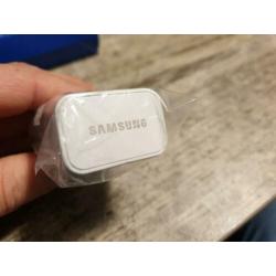 Samsung Oplader Micro-USB aansluiting. Adaptive Fast Charge.