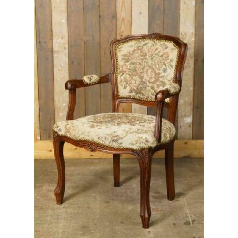 Oude brocante Louis XV stoel met beige bekleding - fauteuil