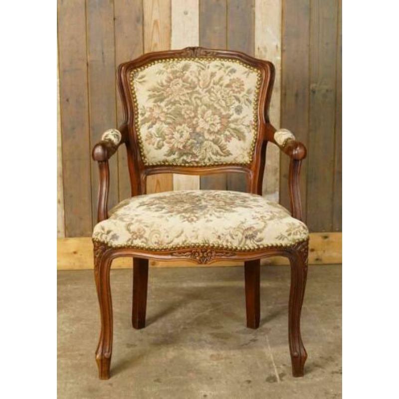 Oude brocante Louis XV stoel met beige bekleding - fauteuil