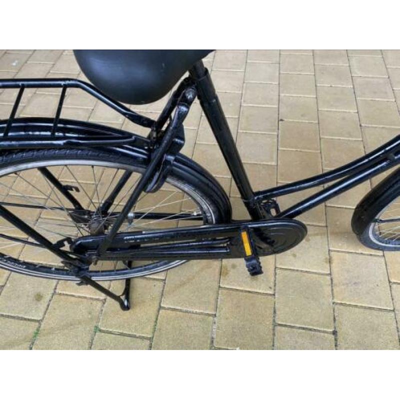 Zwarte omafiets te koop!