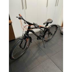 2 fietsen te koop bmx en een grote jongensfiets 7 versneling