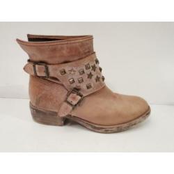 Manfield enkellaarsjes laarsjes beige studs maat 38