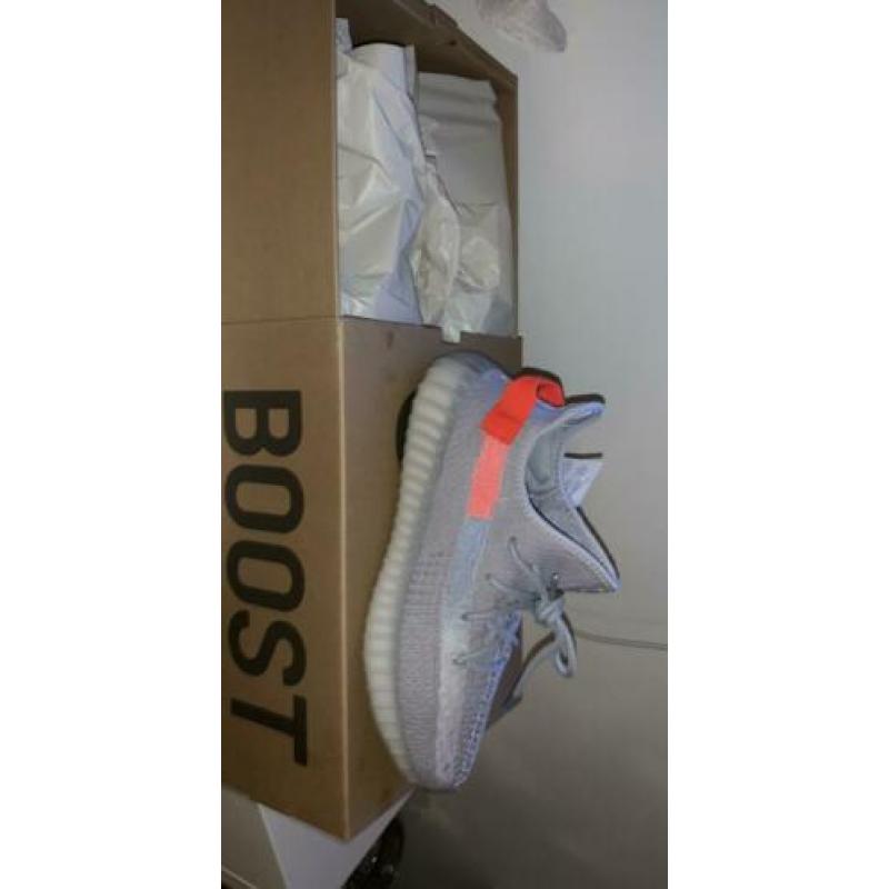 Adidas yeezy tail light maat 44 2/3