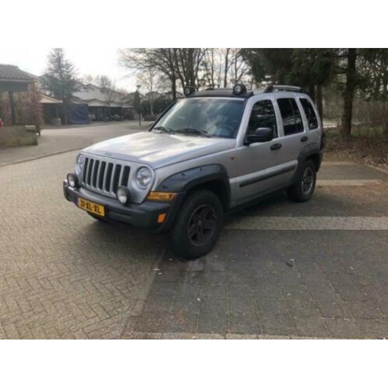 Jeep Cherokee 2.8 CRD AUT 2007 Grijs