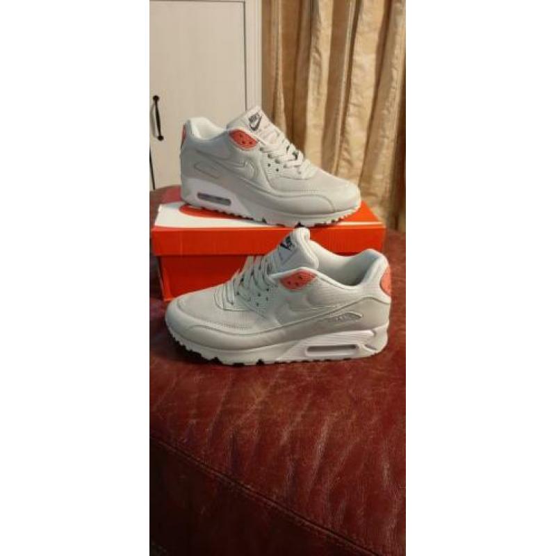 Nike Air Max 90