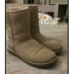 Uggs sand kleur beige maat 38 (W7) gedragen