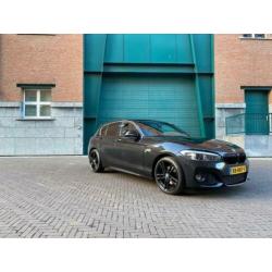 BMW 1-Serie 2.0 120I 5DR AUT 2017 Zwart M pakket Shadow line