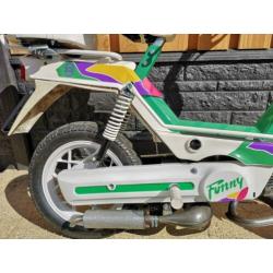 Gilera Citta Funny snorfiets met blauw kenteken.