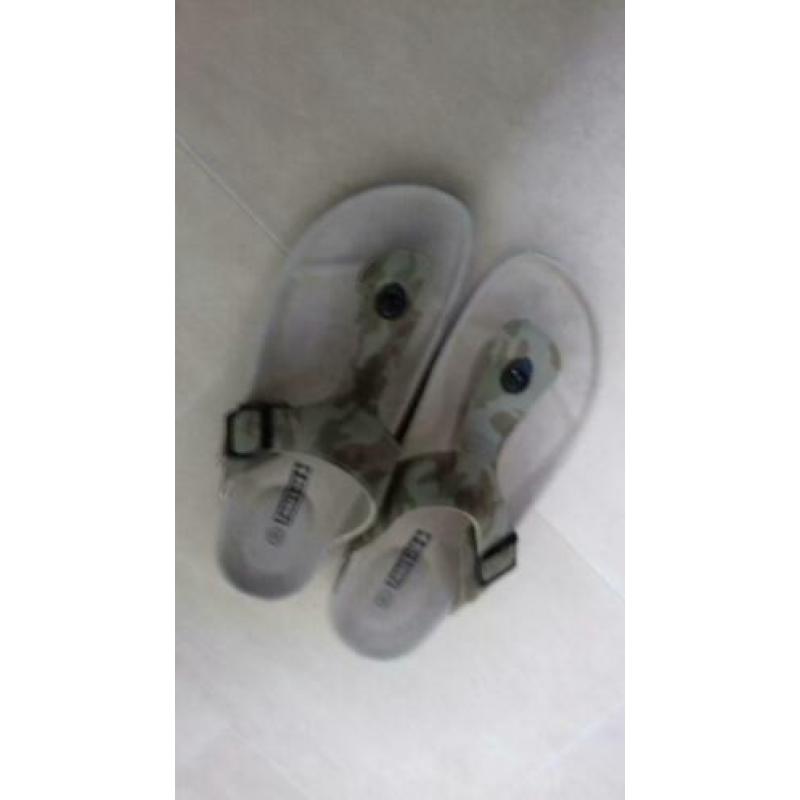 Jongens slippers mt. 39