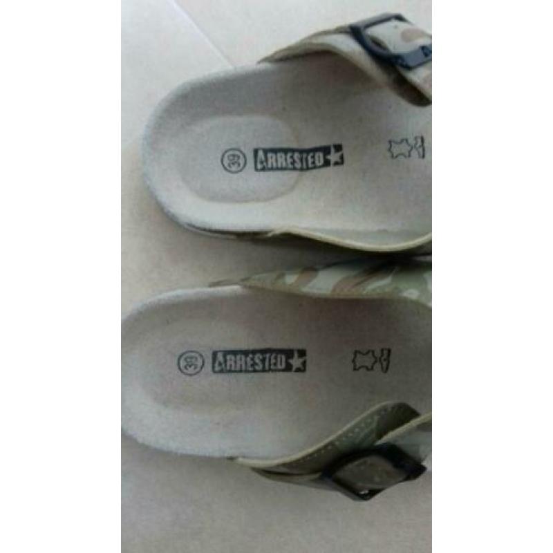 Jongens slippers mt. 39