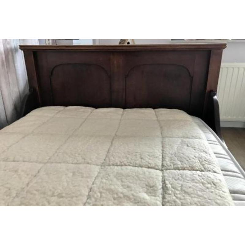 Antiek houten bed / meidenbed incl. matras