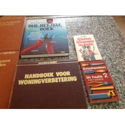 Heel veel (ca 350) oude, zeer oude boeken, series enz....